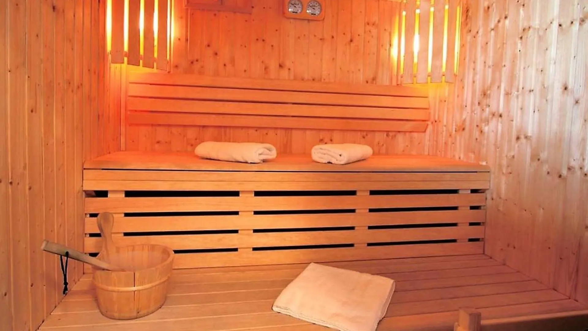 Appartement Cosy Avec Balcon, Parking, Piscine Et Navette A 150M Du Centre Et 500M Des Pistes - Fr-1-267-272 Fontcouverte-la-Toussuire 프랑스